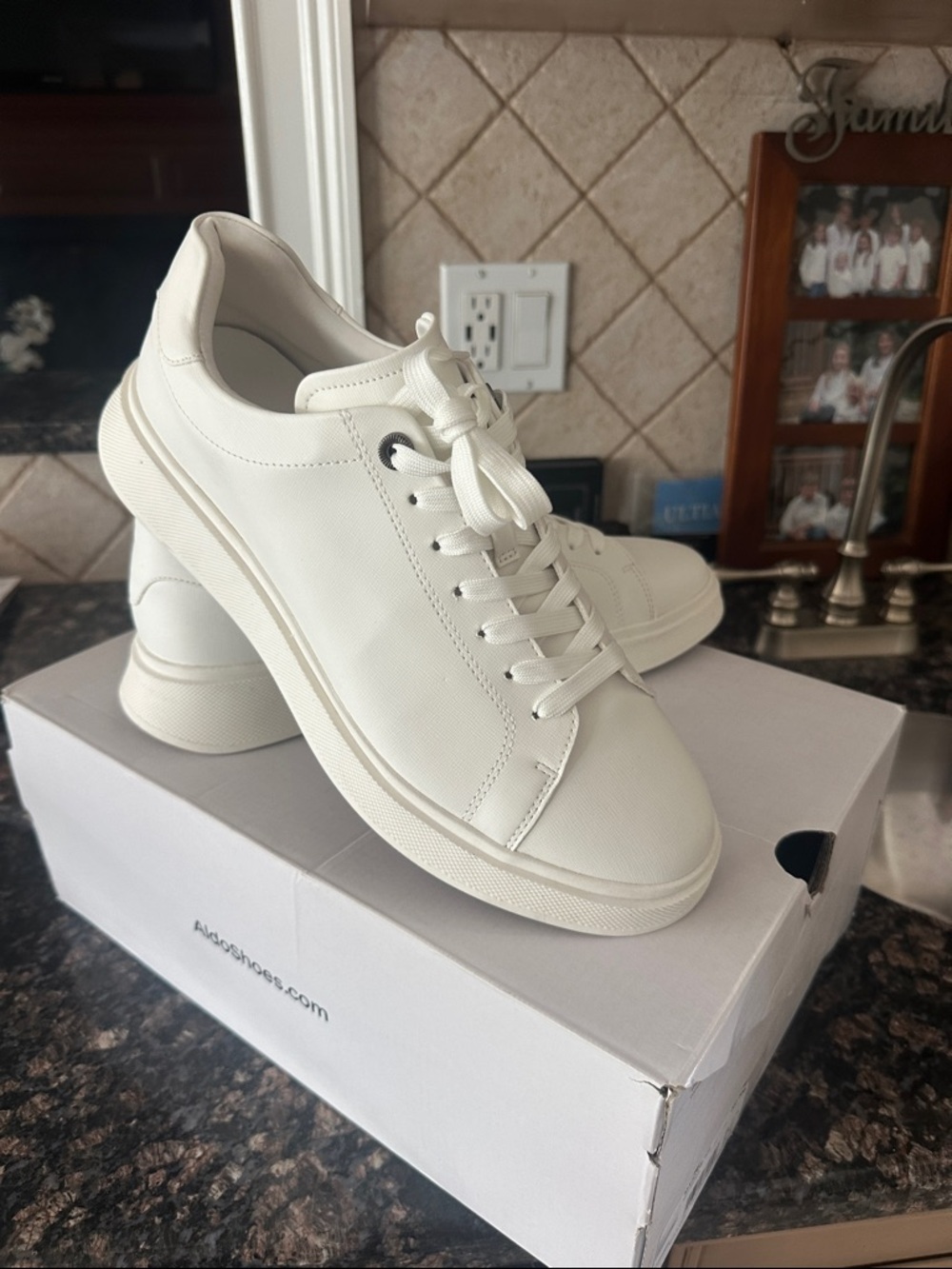 Men’s Aldo white Magnus low top sneaker